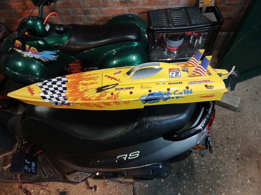 Leuke Robbe RC Speedboot, Gebruikt, Overige modellen, Ophalen of Verzenden, Benzine