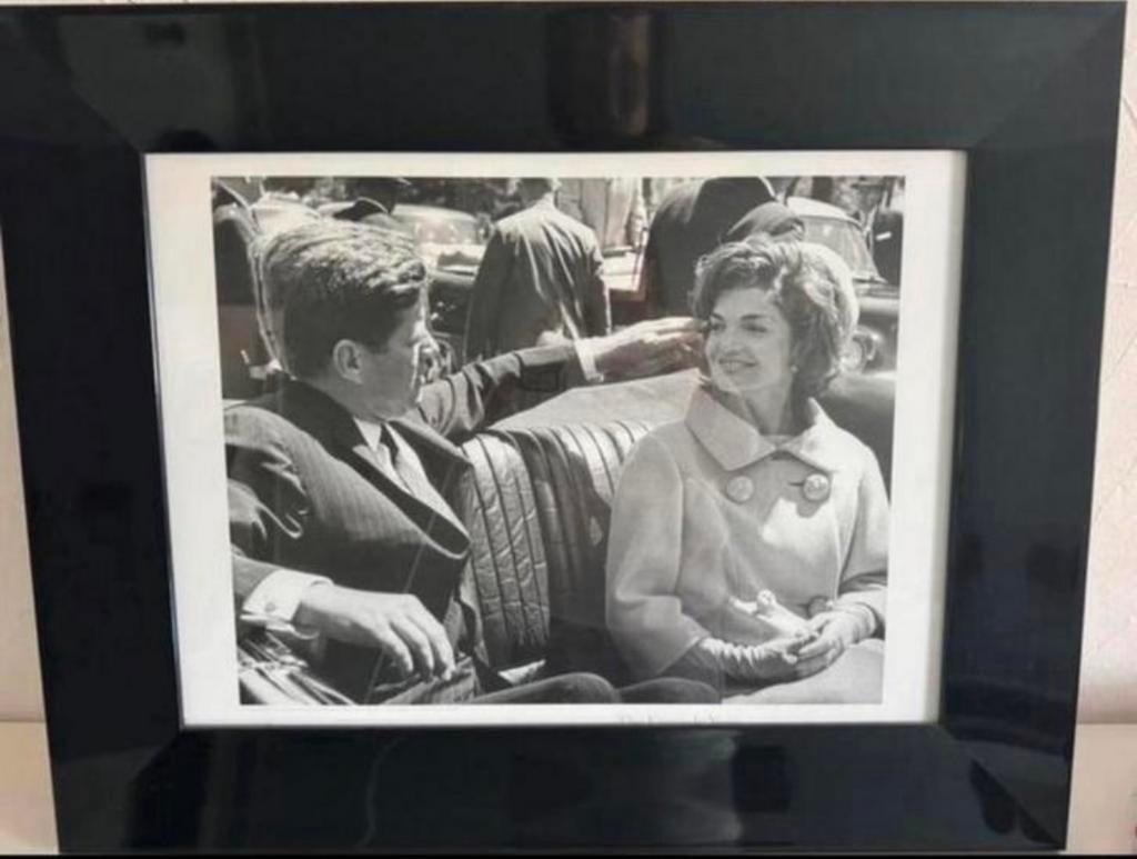 Kennedys in mooie hoogglans lijst, Ophalen, Zo goed als nieuw, Schilderij, 75 cm of meer