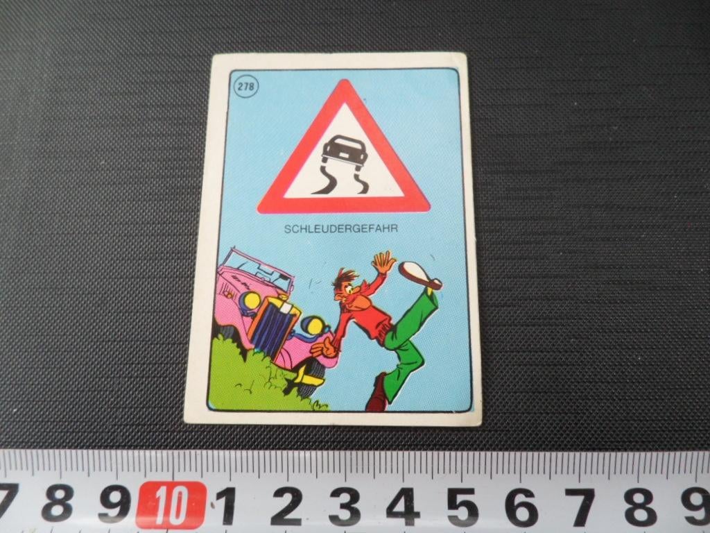 sticker strip verkeersbord slipgevaar schleudergefahr, Ophalen, Zo goed als nieuw