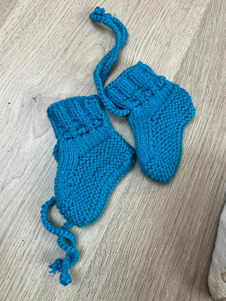 Nieuw. Baby gebreide sloffen.  Nu 2,50, Maat 50, Jongetje of Meisje, Ophalen of Verzenden, Zo goed als nieuw