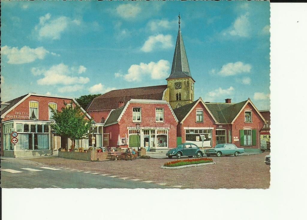Holten, Smitsstraat met nh kerk/auto/Hotel Holterman 1971, Ophalen of Verzenden, 1960 tot 1980, Gelopen, Overijssel