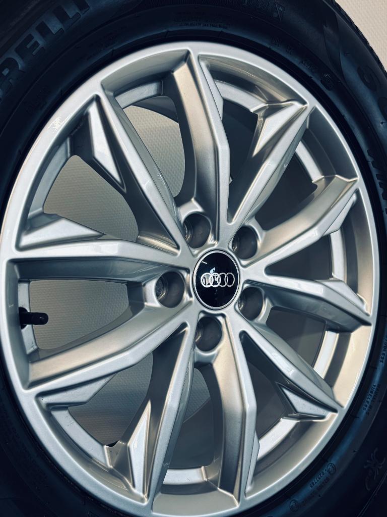 DEMOSET Audi Q5 FY velgen + winterbanden, Ophalen, Banden en Velgen, Nieuw, 17 inch