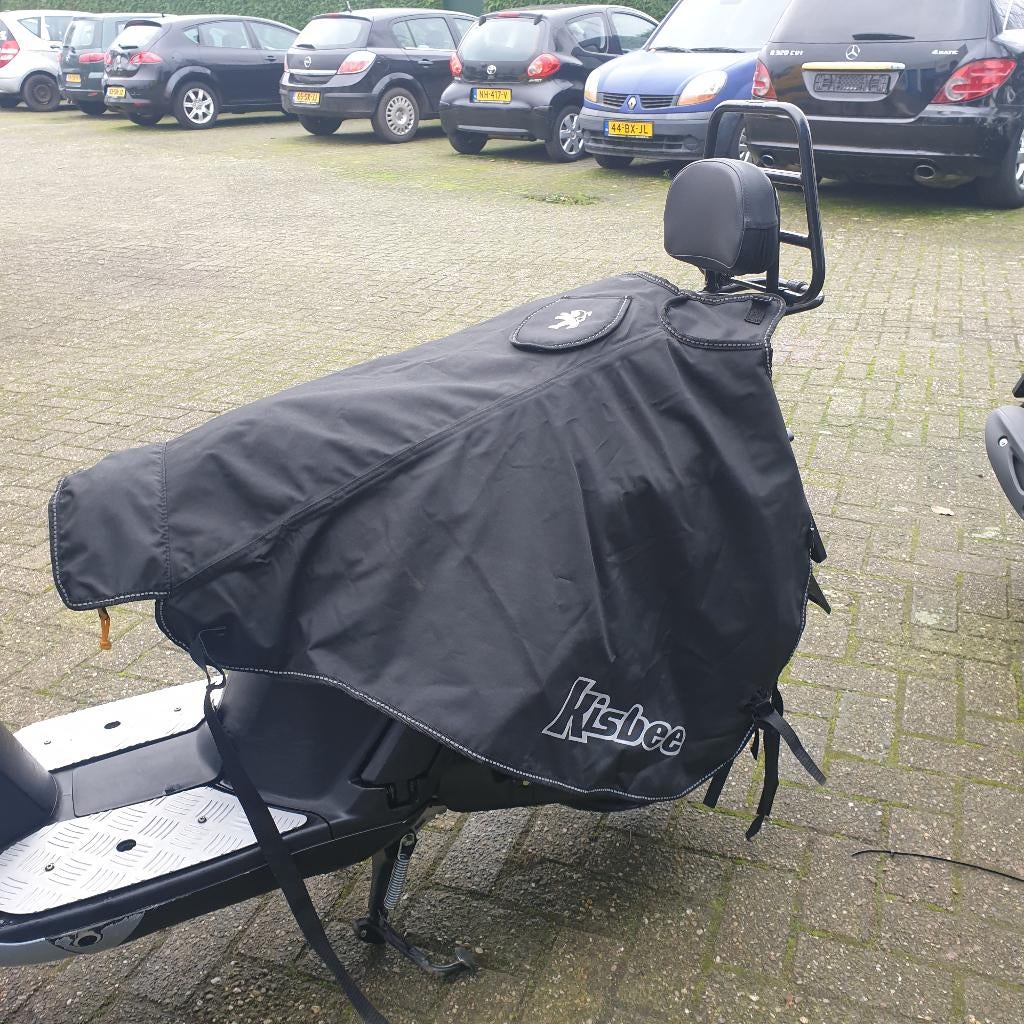 Scooter kleed , beenkleed peugeot kisbee origineel peugeot, Fietsen en Brommers, Brommeronderdelen | Scooters, Gebruikt, Peugeot