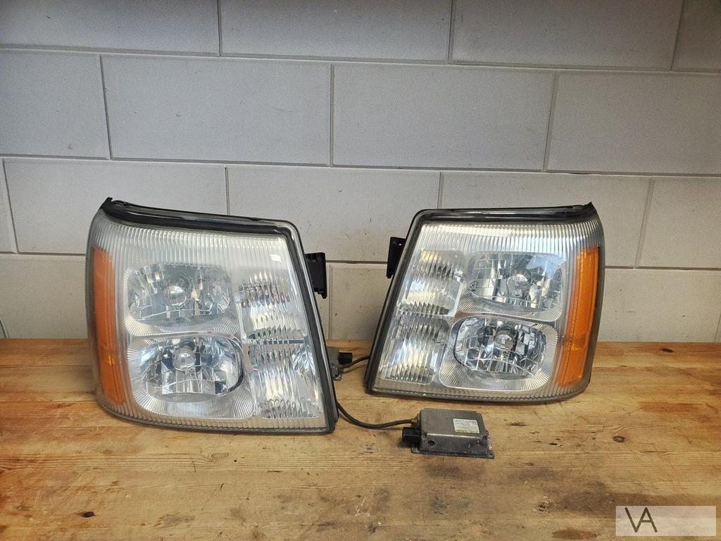 Cadillac Escalade 2002 - 2007 koplamp XENON links €350, Auto-onderdelen, Verlichting, Ophalen of Verzenden, Gebruikt, Cadillac