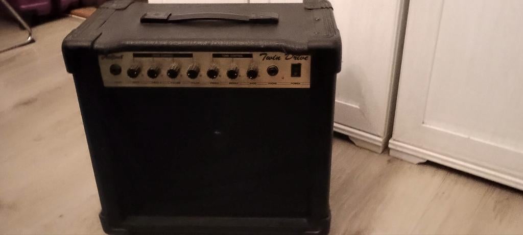 Aria Pro II Twin Drive, Muziek en Instrumenten, Versterkers | Bas en Gitaar, Ophalen of Verzenden, Gebruikt, Gitaar, Minder dan 50 watt