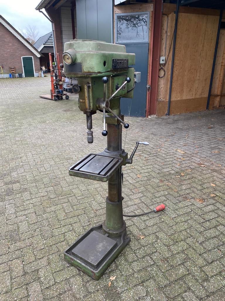 Alzmetall kolomboormachine 380volt, Ophalen, Variabele snelheid, Kolomboormachine, Gebruikt