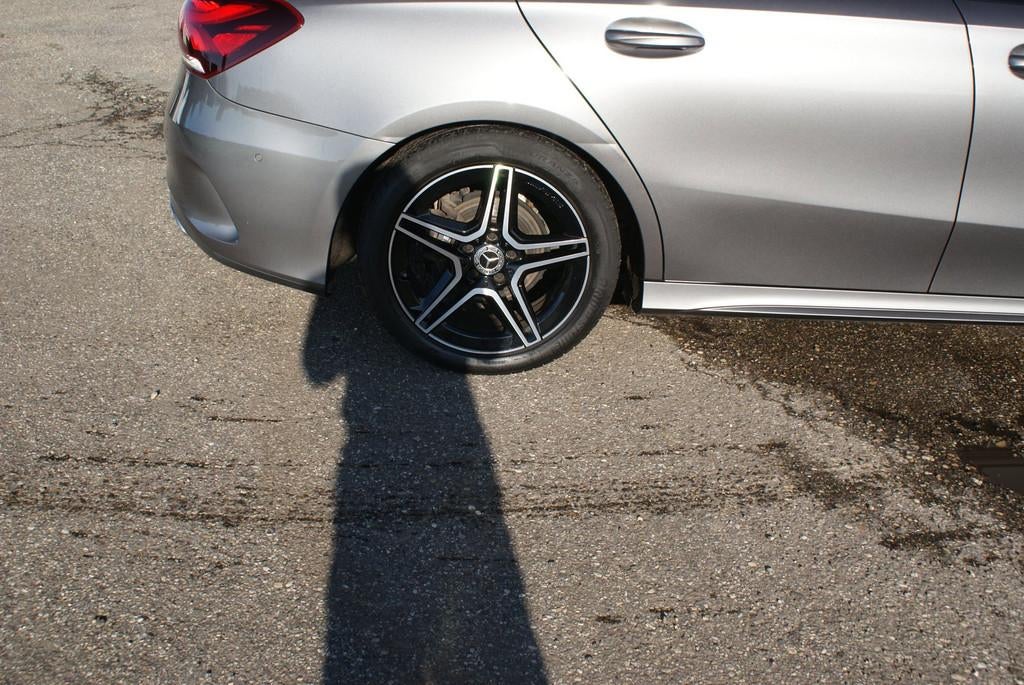 Mercedes-Benz A-klasse 180 ///AMG Pakket | Pano | Night Pakk, Auto's, 136 pk, Gebruikt, 4 cilinders, Leder en Stof