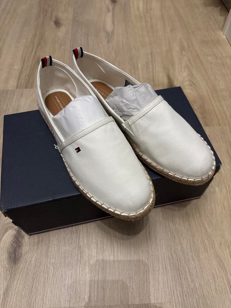Nieuwe Tommy Hilfiger schoenen maat 39, Wit, Nieuw, Ophalen of Verzenden, Espadrilles of Moccasins