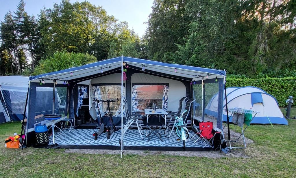 Hobby UFE 460 2003 met Mover en 2 voortenten, Mover, Hobby, Treinzit, Particulier