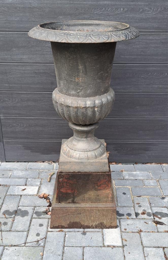 Gietijzeren brocante tuinvaas op sokkel 105 cm, Ophalen, Gebruikt