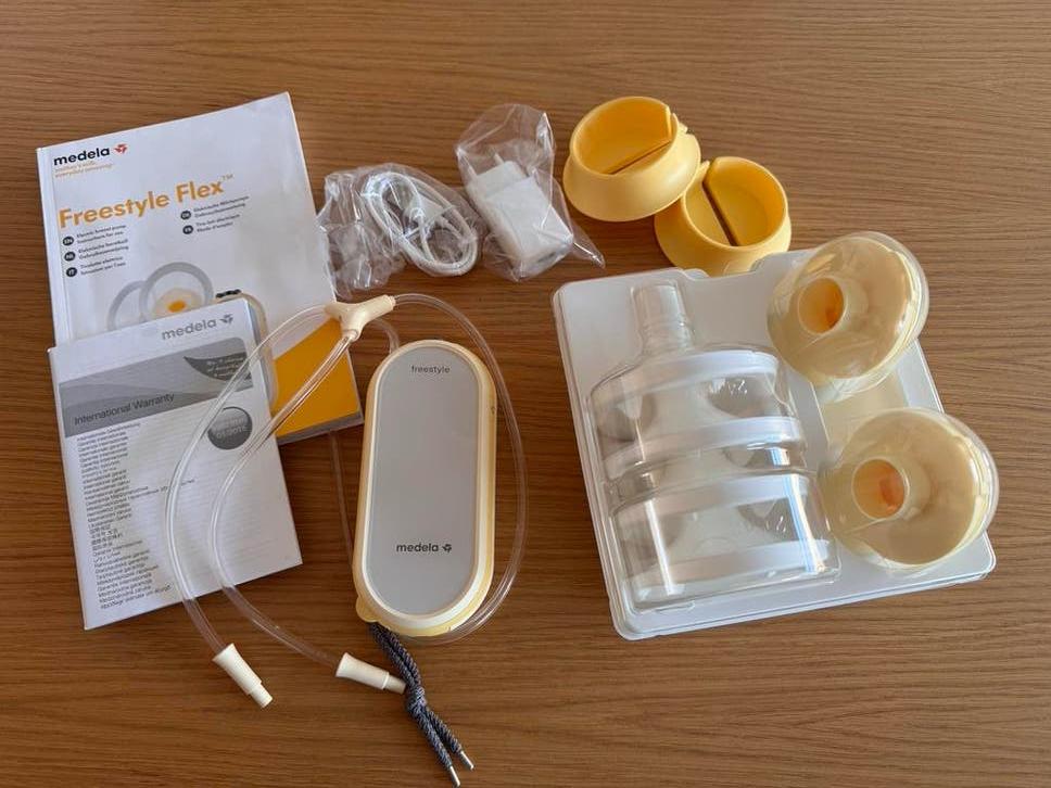 Medela Freestyle Flex with accessories, Kinderen en Baby's, Babyvoeding en Toebehoren, Ophalen, Zo goed als nieuw, Borstkolf