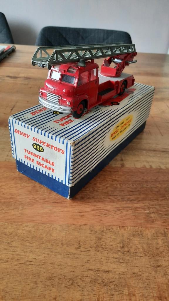 Dinky Supertoys Turntable fire escape., Ophalen of Verzenden, Zo goed als nieuw, Auto, Dinky Toys