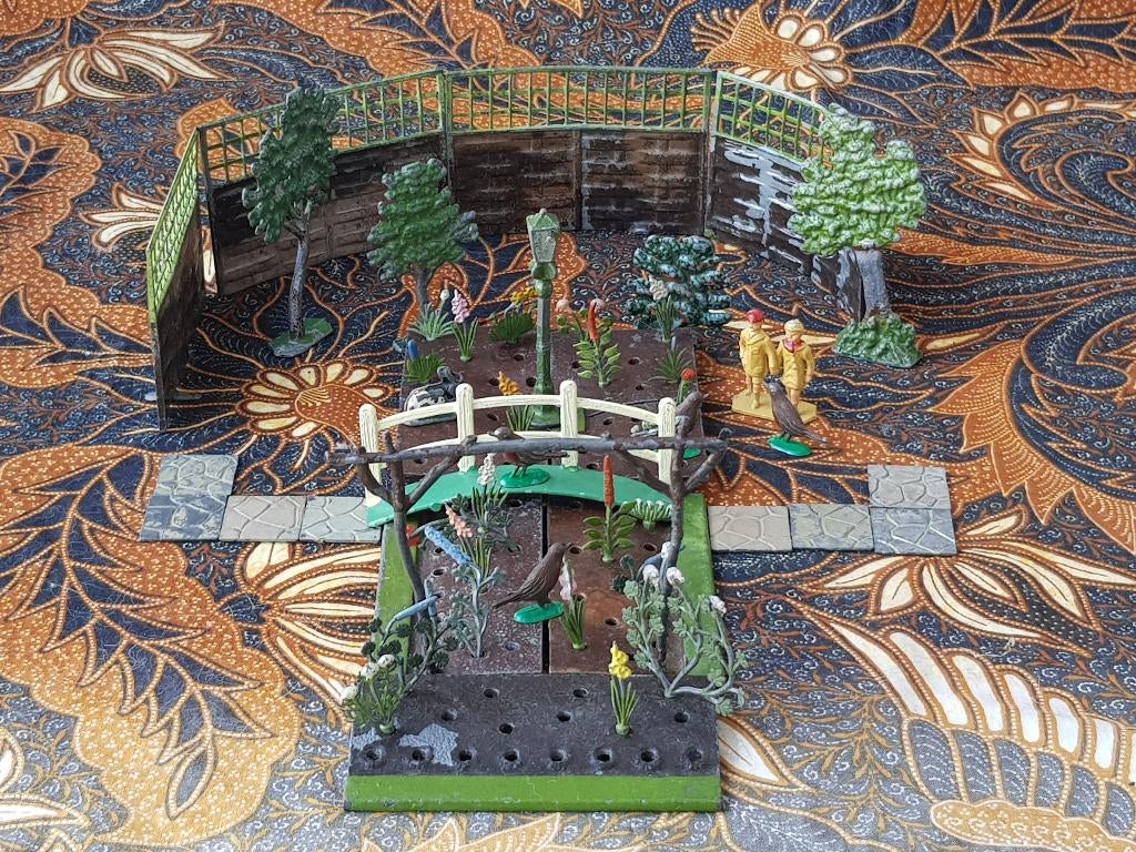 Mooie tuin oud 56 delig speelgoed uit Engeland van tin., Antiek en Kunst, Antiek | Speelgoed, Ophalen of Verzenden