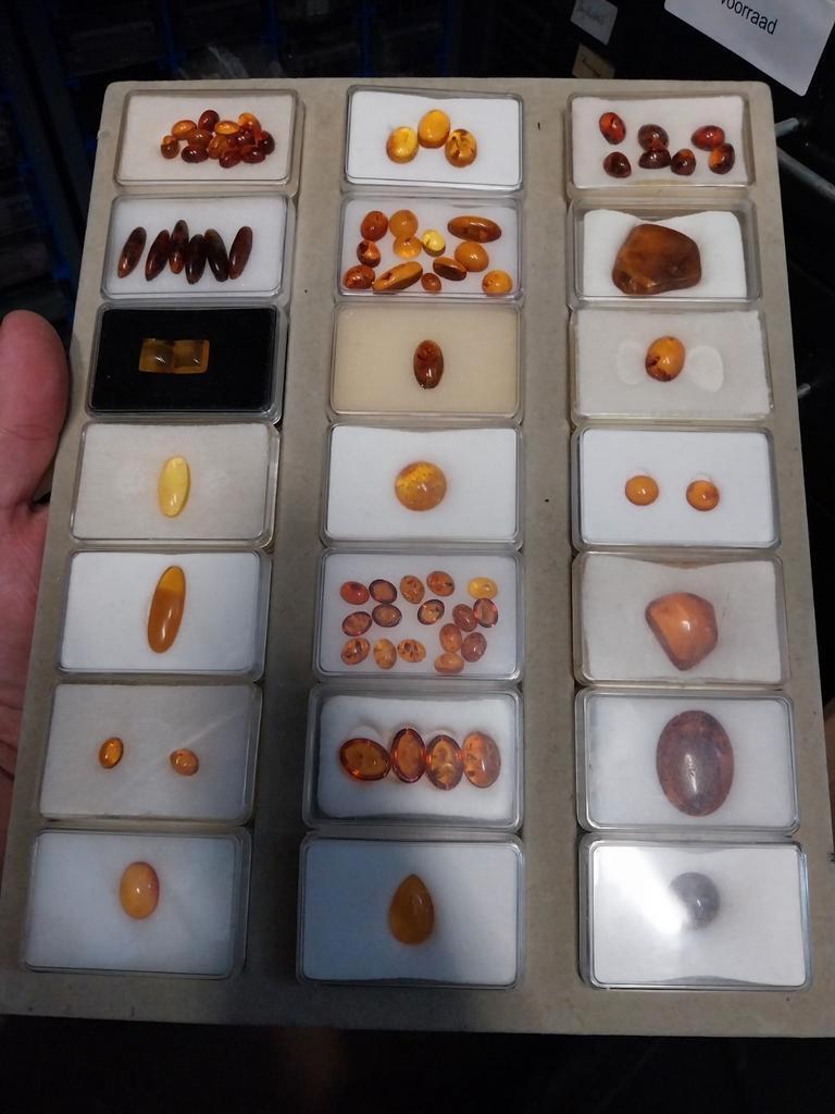Mix lot van verschillende antieke barnsteen cabochons, Sieraden, Tassen en Uiterlijk, Edelstenen, Ophalen of Verzenden