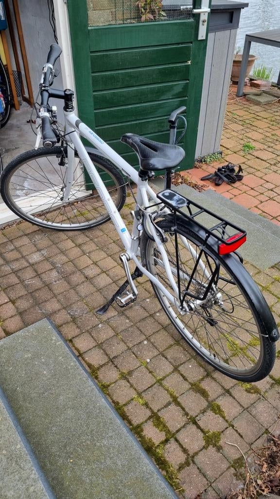 Witte tourfiets met 27 versnellingen, merk BeOne., Fietsen en Brommers, Fietsen | Dames | Damesfietsen, Ophalen, Gebruikt, Overige merken