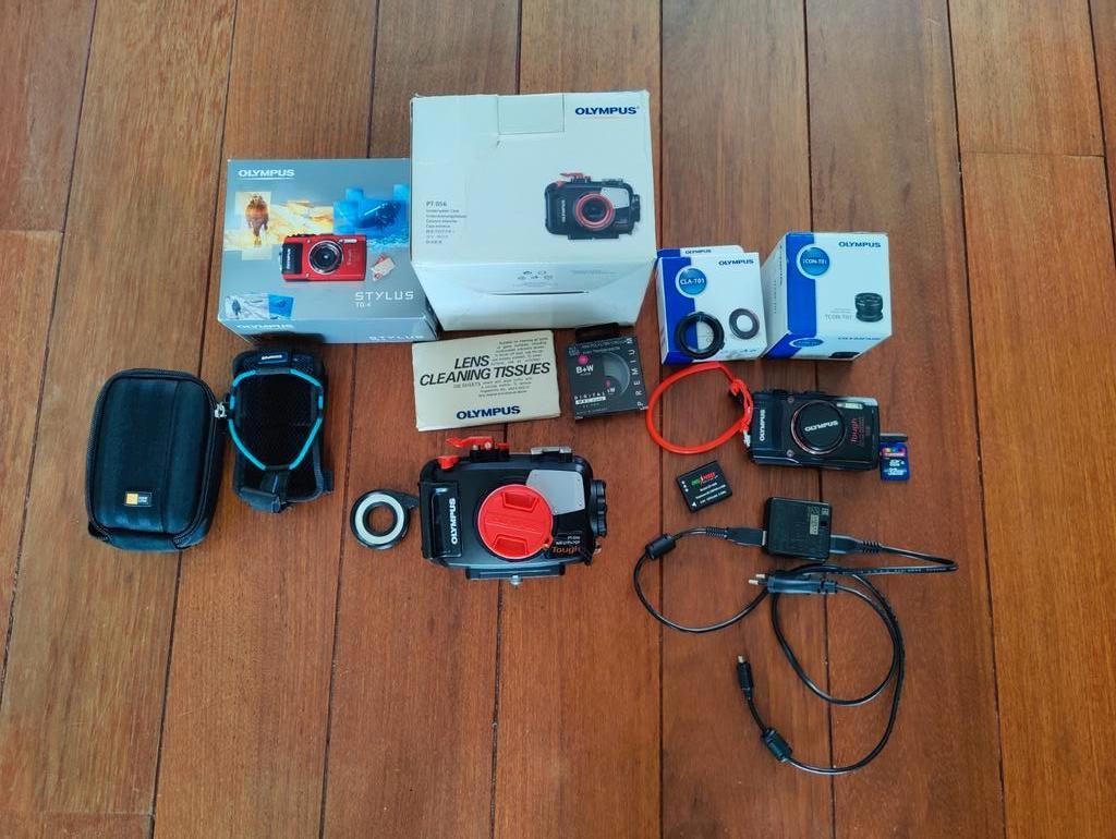 Olympus Tough TG-4 met duikbehuizing en telelens, Audio, Tv en Foto, Fotocamera's Digitaal, Gebruikt, Compact, Ophalen of Verzenden