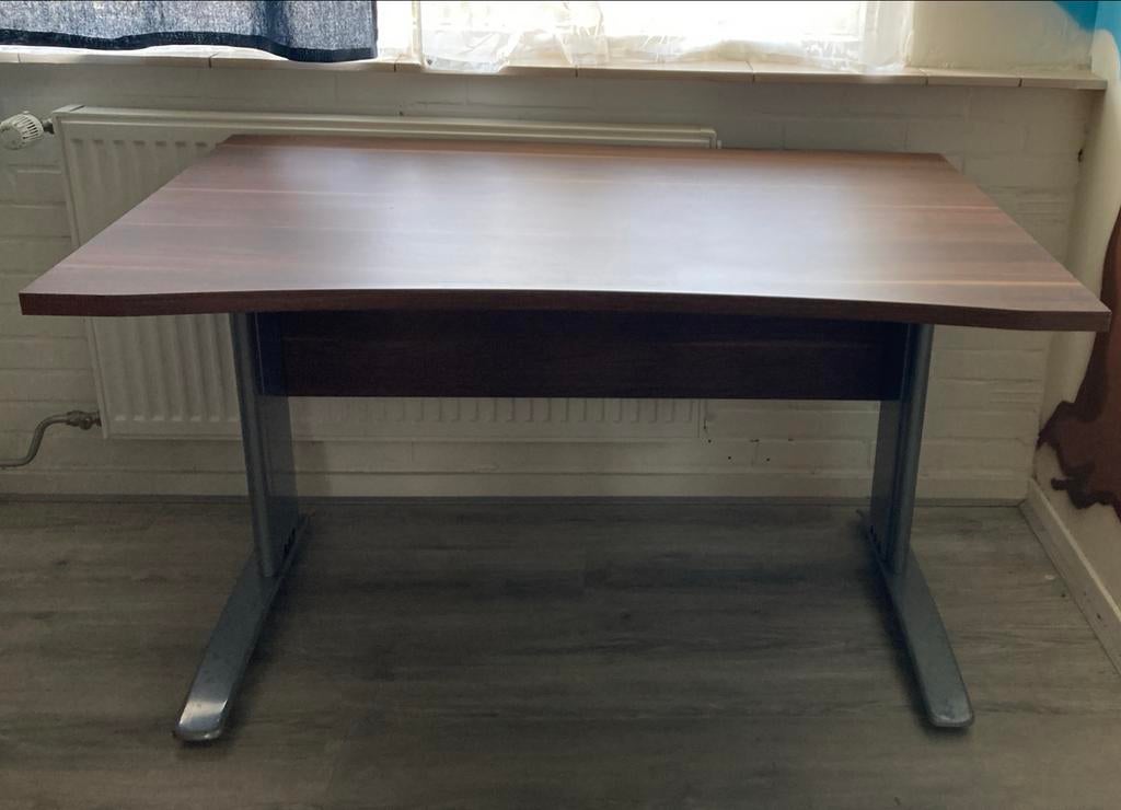 Praktisch bureau met halfrond blad en achterwand, Ophalen, Overige typen, Gebruikt, Scheidingswand