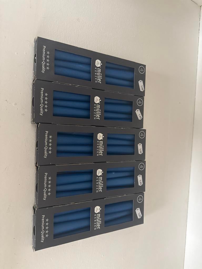 20 blauwe dinerkaarsen (5 pakken x 4 stuks), Ophalen, Overige materialen, Blauw, Nieuw
