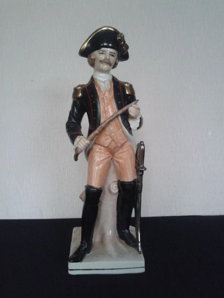 Oud BEELD ~ MILITAIR in Uniform met SABEL ~ Porselein 25 cm, Ophalen of Verzenden