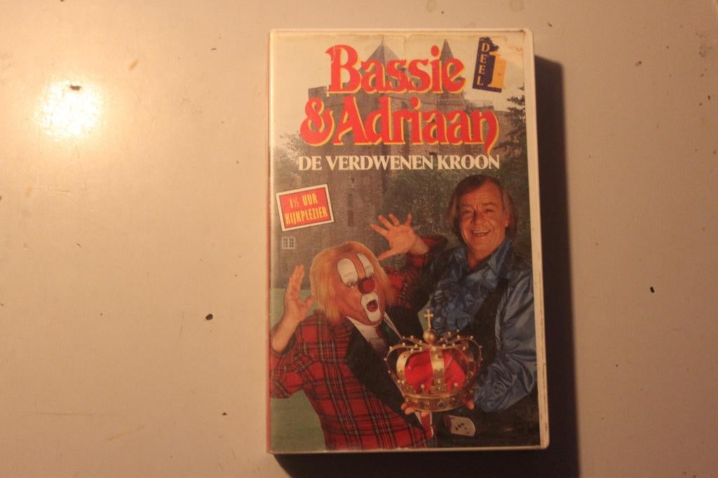 804p - vhs - bassie & adriaan - de verdwenen kroon, Alle leeftijden, Ophalen of Verzenden, Gebruikt, Komedie
