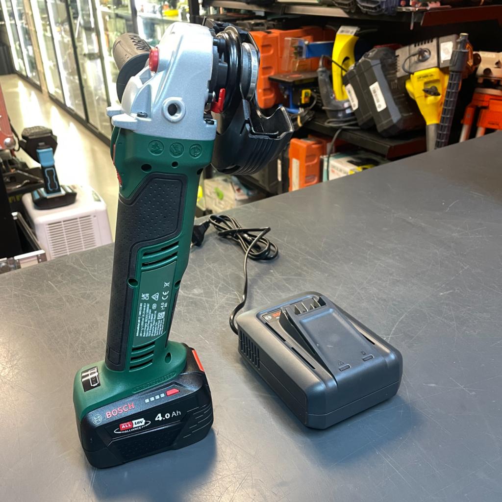 BOSCH UniversalGrind 18V-75 slijper + 4.0 AH accu + lader, Bosch, Nieuw, Support@bosch.com, Robert Bosch GmbH
Robert-Bosch-Platz 1
70839 Gerlingen-Schillerhöhe
Germany