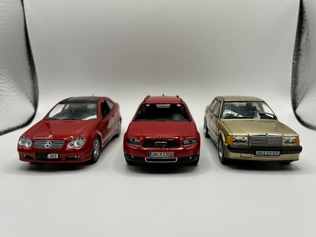 voor onderdelen of verbouwen MiniChamps en DeAgostini, Hobby en Vrije tijd, Modelauto's | 1:43, Ophalen of Verzenden, Zo goed als nieuw