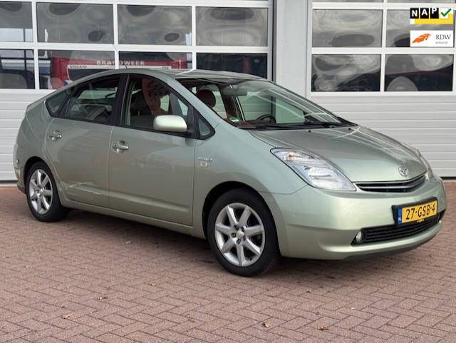 Toyota Prius 1.5 VVT-i Business Edition -Trekhaak-Keyless, 1497 cc, Gebruikt, Zwart, 4 cilinders