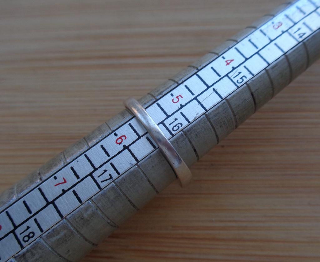 zilveren ring met rij heldere steentjes [996], Verzenden, Dame, Zilver, Zilver