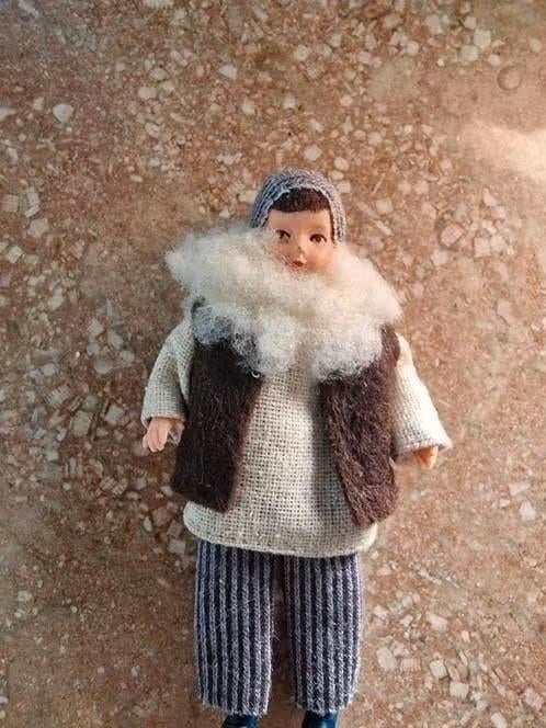 poppenhuis miniaturen caco popje 9 cm, Ophalen of Verzenden, Zo goed als nieuw, Poppenhuis