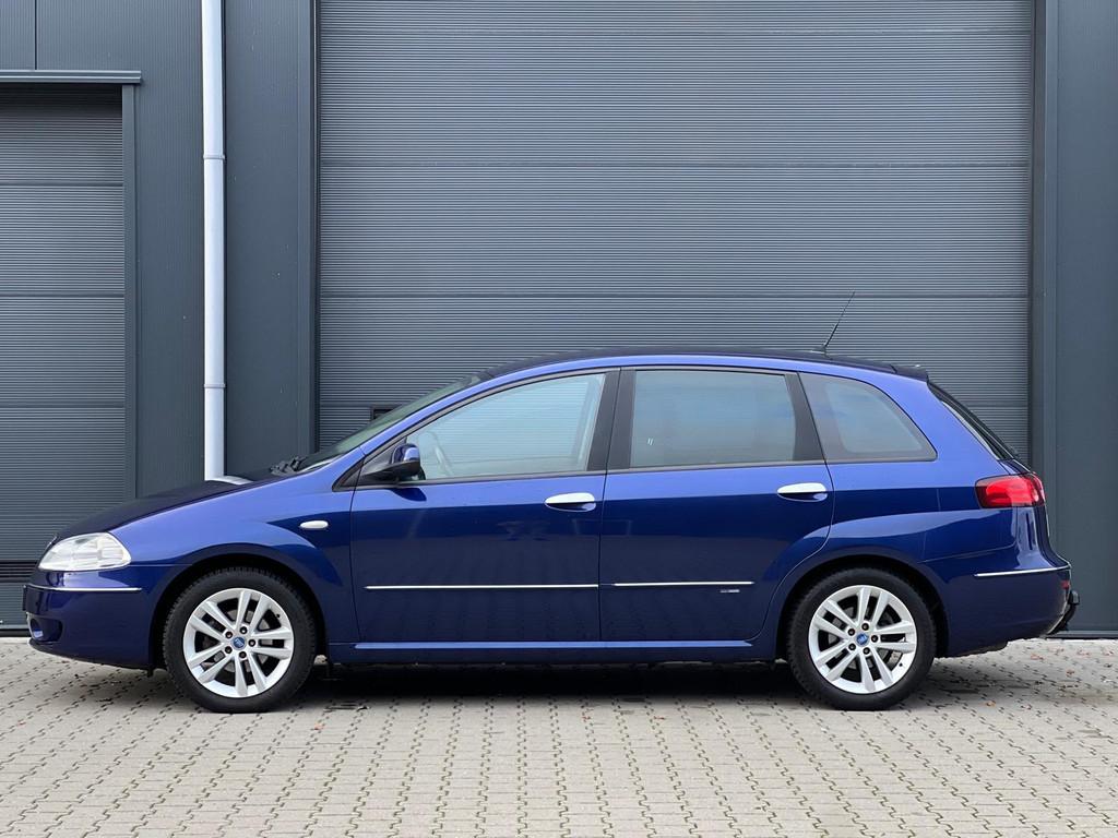 Fiat Croma 2.2-16V Emotion Automaat Navi Clima Lmv, Auto's, Fiat, Gebruikt, 4 cilinders, 700 kg, Bedrijf