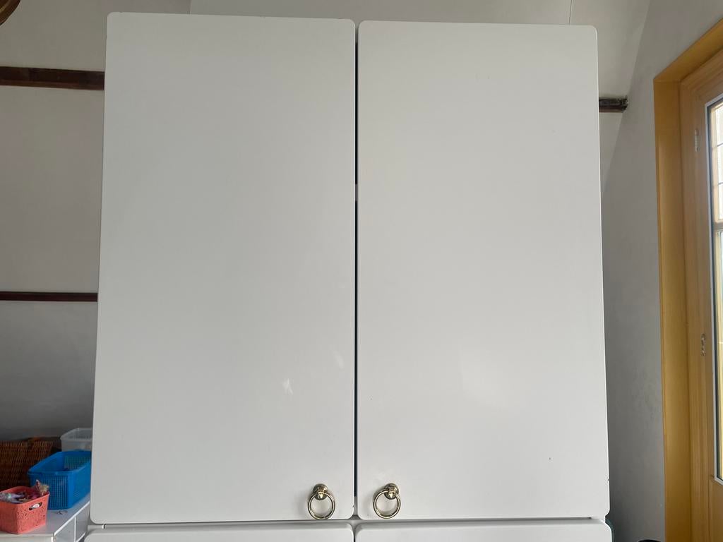 2 witte Ikea wandkastjes met 2 deuren, Huis en Inrichting, Kasten | Overige, Ophalen, Gebruikt