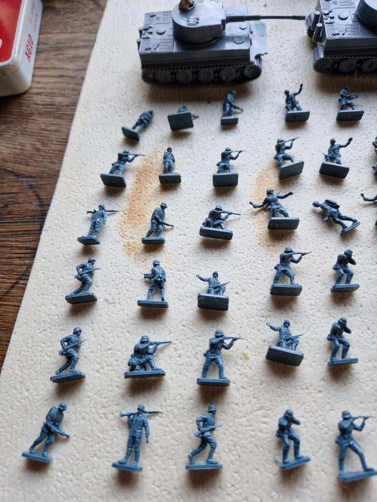 Airfix Poppetjes 1:72 Duitse troepen WWII, Ophalen of Verzenden, Boek of Catalogus