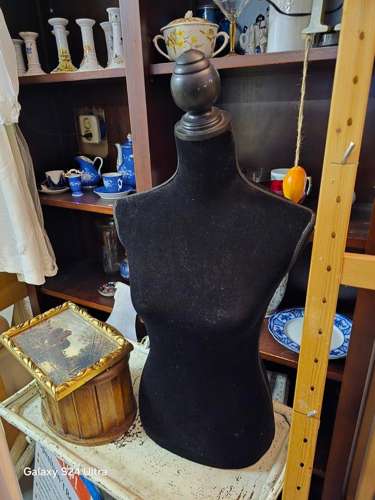 Buste vrouw, Ophalen