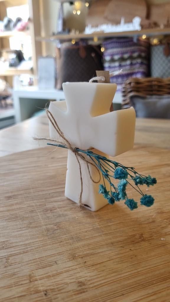 Paraffinevrije Kruiskaars met Droogbloemen - Handgemaakt, Ophalen of Verzenden, Nieuw, Religieus, Rustiek, Handgemaakt