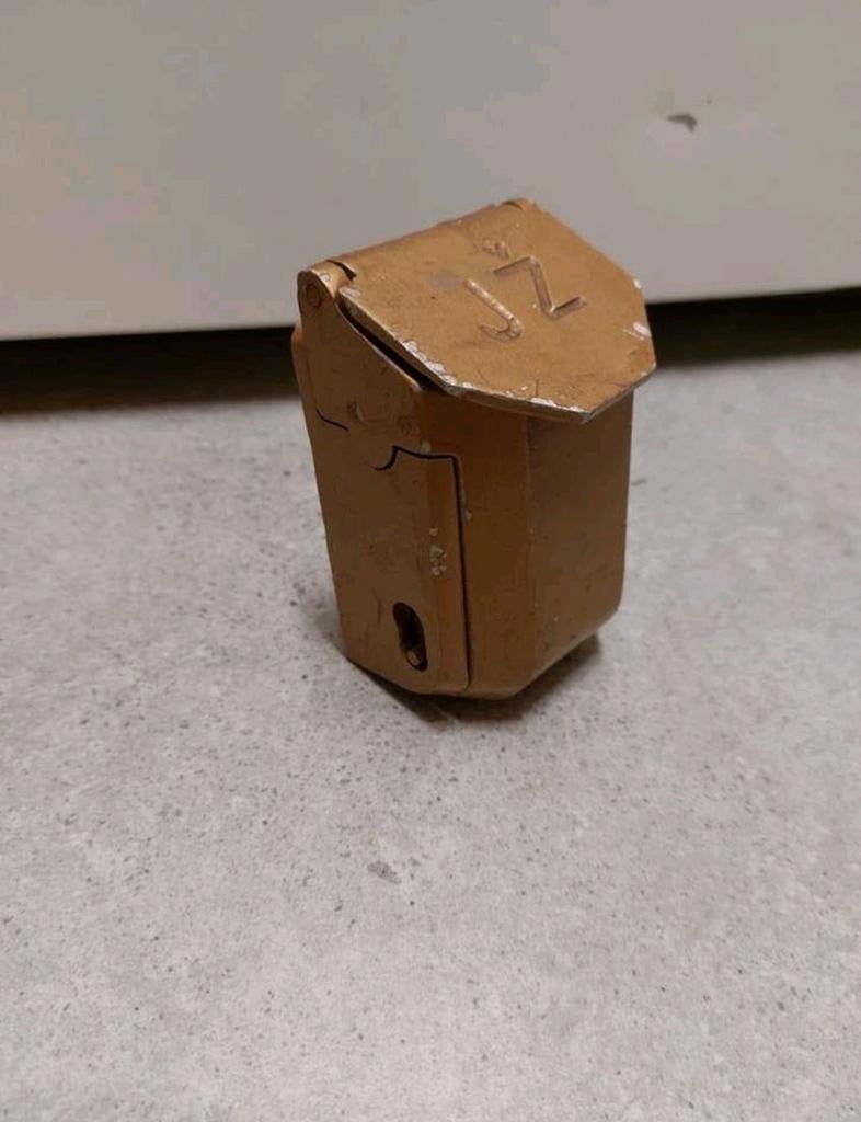 Asbak ashtray openbaarvervoer rokershok rokerplek
Handige as, Ophalen of Verzenden