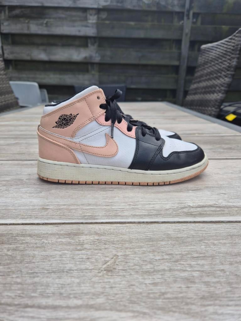 Nike Jordan 1 Mid maat 38,5, Kleding | Dames, Schoenen, Wit, Nike, Ophalen of Verzenden, Sneakers of Gympen