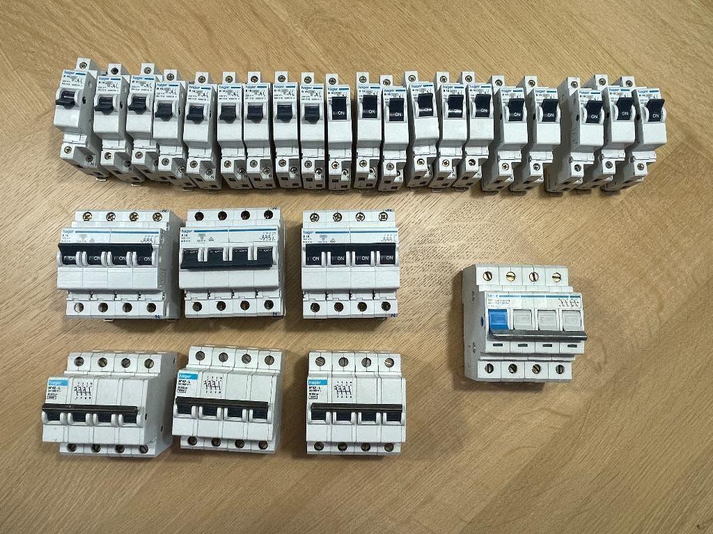 Hager Installatie Automaten: B16 1 Polig en 4 Polig, Ophalen of Verzenden, Gebruikt, Overige typen