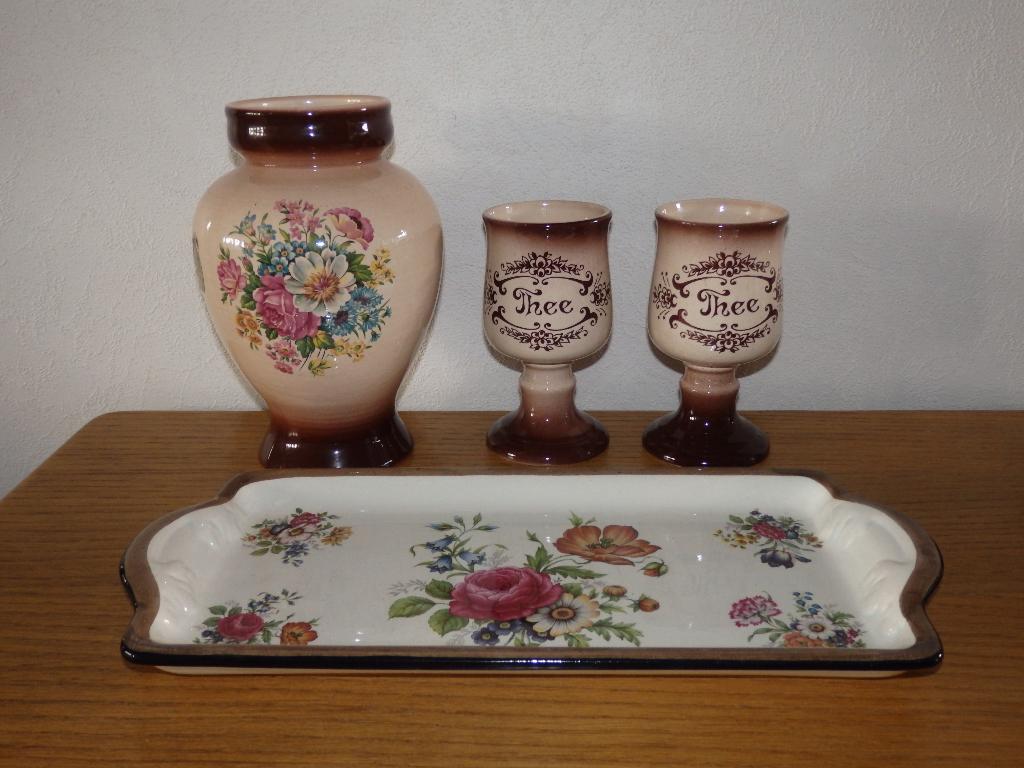 Modica Keramiek Vaas cakeschaal theekop ankara paris Gouda, Ophalen of Verzenden