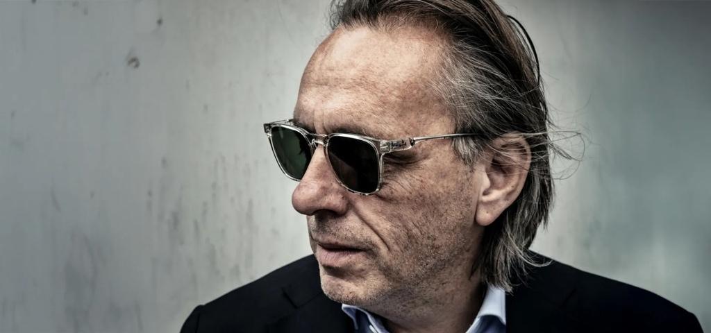 Marcel van Roosmalen - 2x Première 'ik mag niet klagen', Tickets en Kaartjes, Theater | Cabaret en Komedie, Drie personen of meer