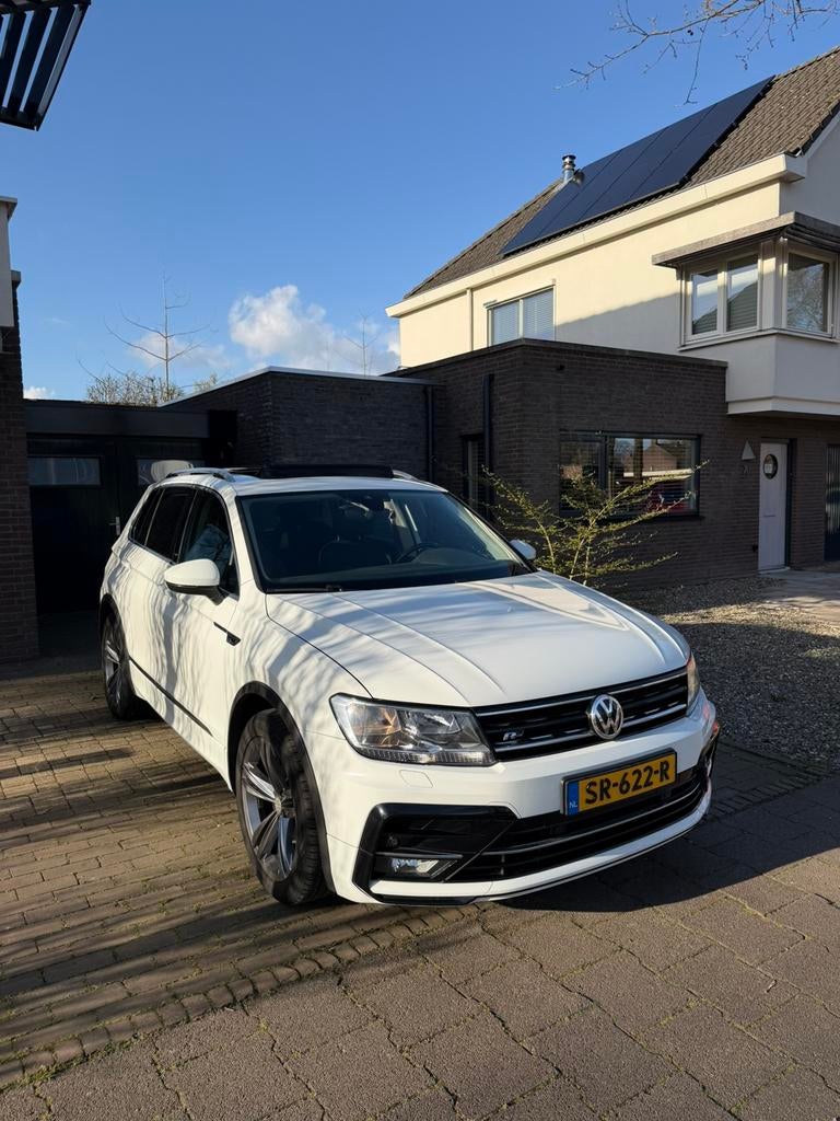 Volkswagen Tiguan R-Line 1.4 TSI, PANO, TREK - Sound Edition, Voorwielaandrijving, 125 pk, 4 cilinders, Wit