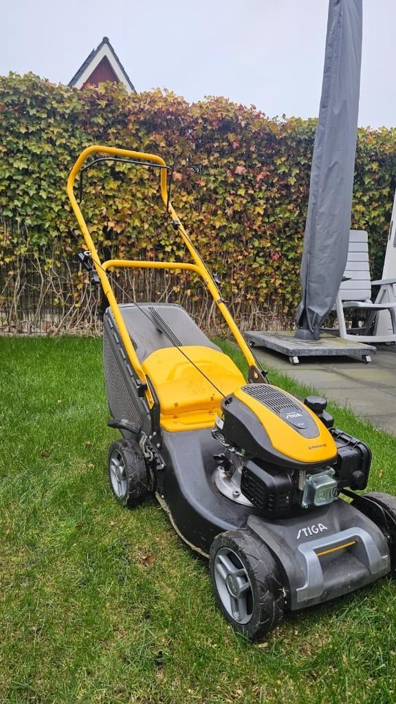 Benzine grasmaaier Stiga ST120 Collector 43, Tuin en Terras, Grasmaaiers, Ophalen, Stiga, Opvangbak, Benzine-grasmaaier