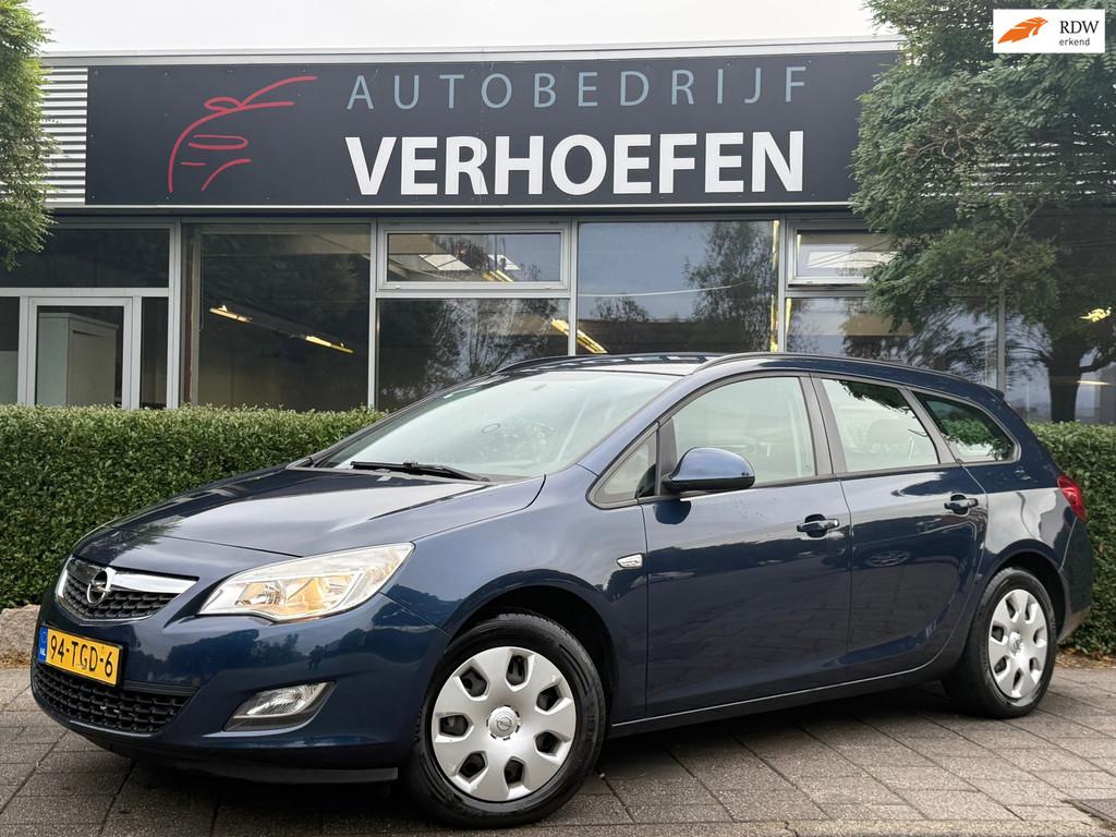 Opel Astra Sports Tourer 1.4 Business Edition - NAVI - CRUIS, Auto's, Voorwielaandrijving, Euro 5, Gebruikt, 4 cilinders