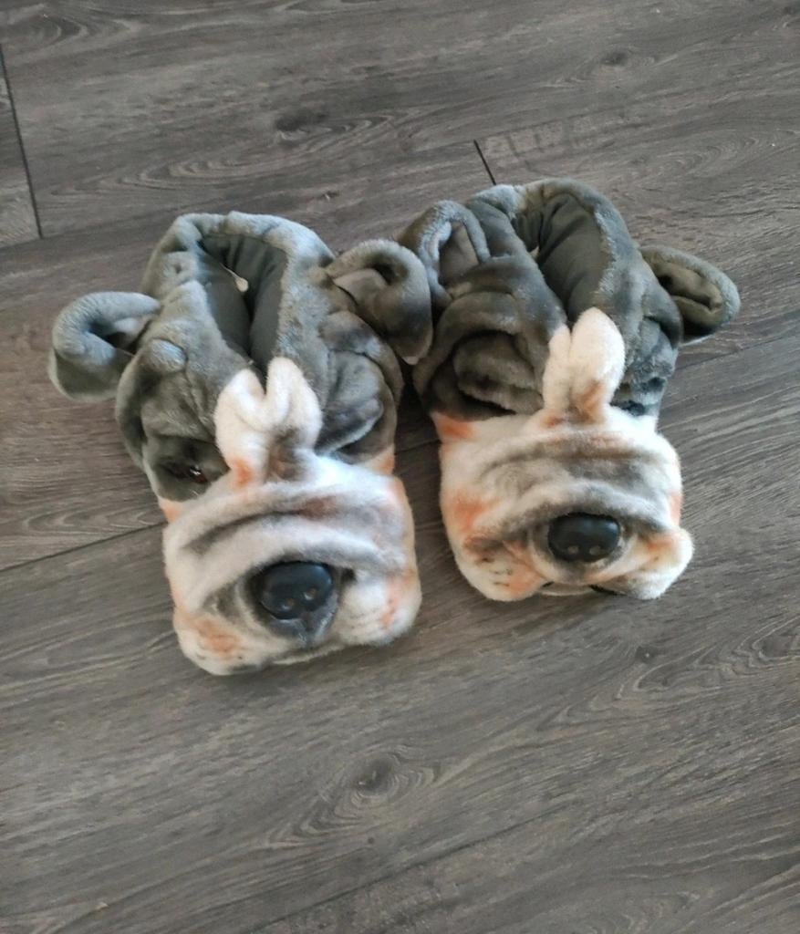 Leuke Bulldog Pantoffels - Maat 44/45, Ophalen, Zo goed als nieuw, Pantoffels of Sloffen