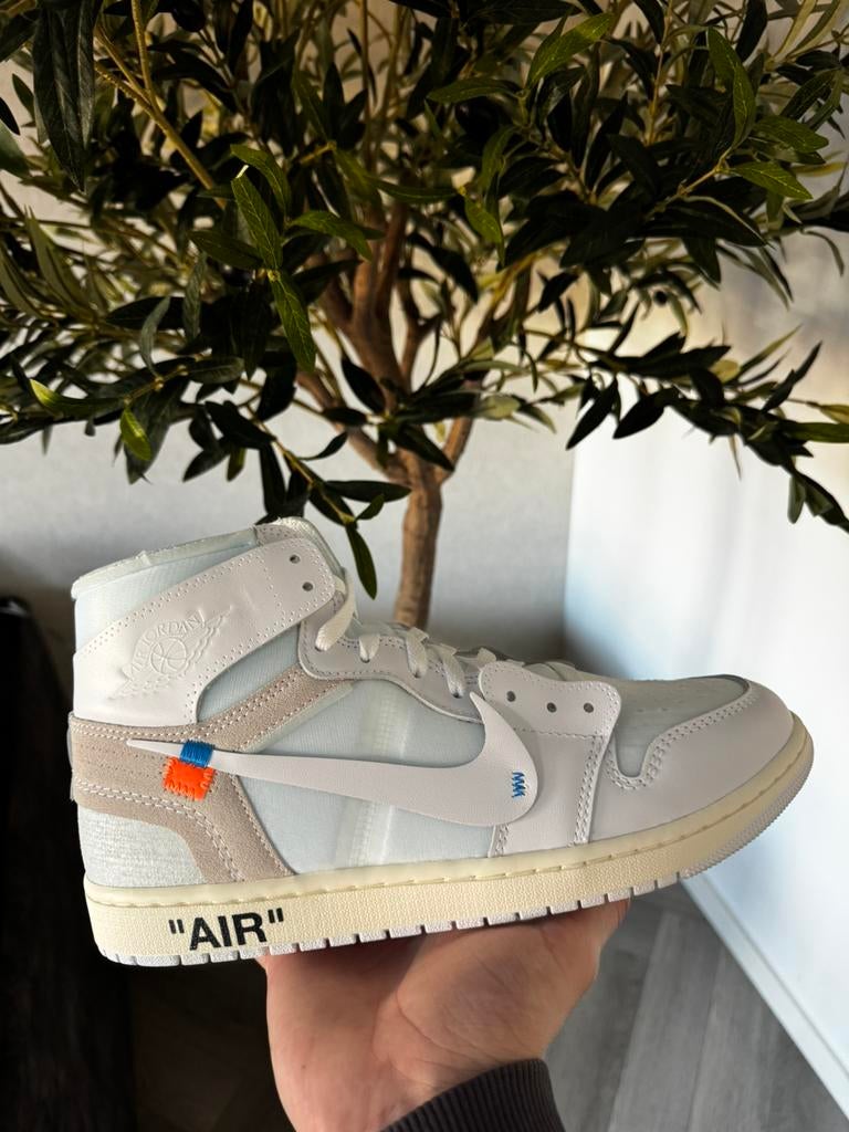 Nike Air Jordan 1 High OG x V.A.A. Virgil Abloh Alaska 44.5, Kleding | Heren, Schoenen, Ophalen of Verzenden, Zo goed als nieuw