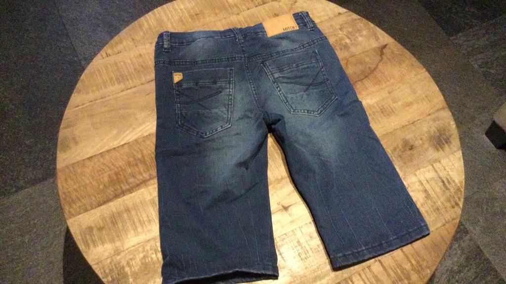 Kinder spijkerbroeken kort, Ophalen of Verzenden, Zo goed als nieuw, Maat 158