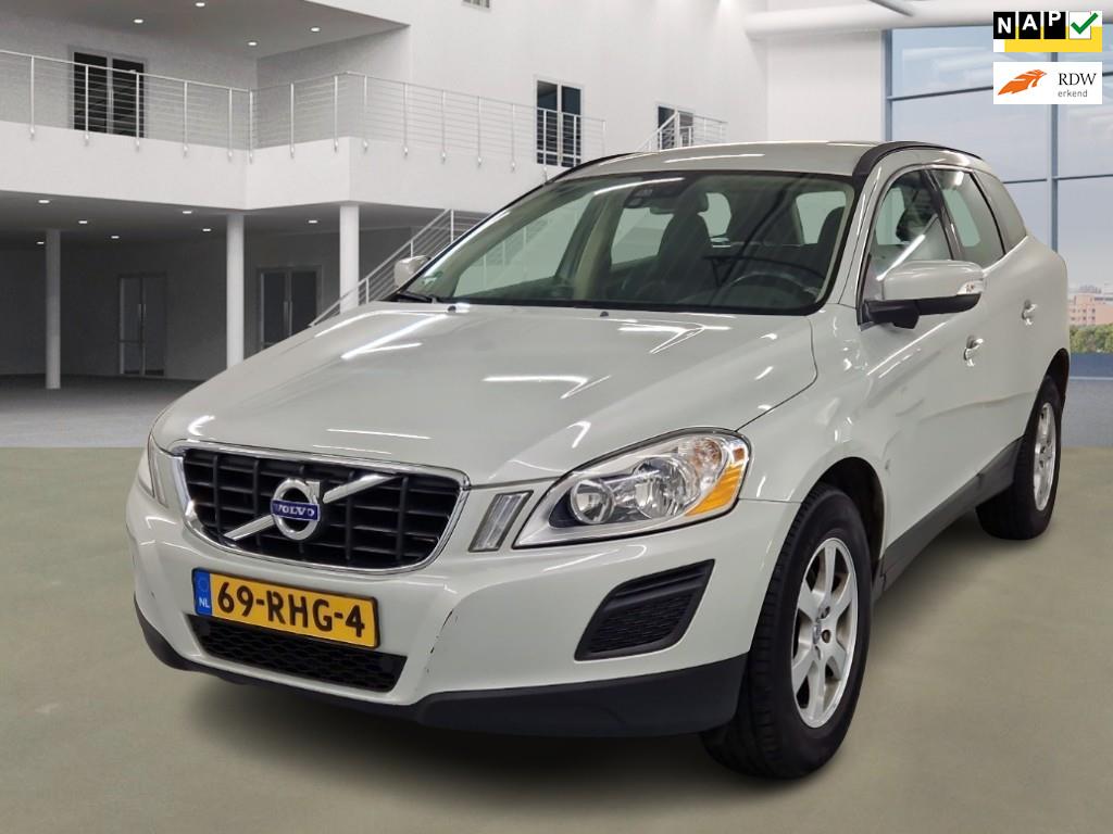 Volvo XC60 2.0T Momentum / NL PRIJS 9501 / Auto goed werkt e, Euro 5, 4 cilinders, Leder en Stof, Wit