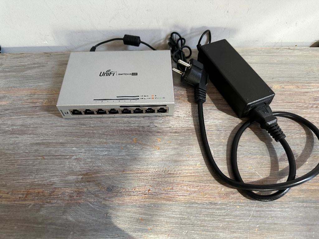 UniFi US-8-60w Switch (8-poorts, 60W, 4x PoE) Ubiquiti, Computers en Software, Netwerk switches, Ophalen of Verzenden, Gebruikt