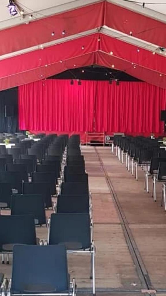 Theaterdoeken en -gordijnen / backdrops, Ophalen