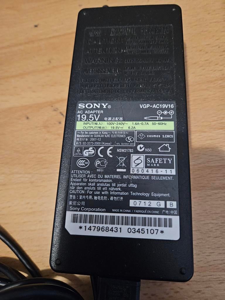 Sony Oplader Adapter 19.5V - VGP-AC19V16 Laptop Voeding, Ophalen of Verzenden, Gebruikt, Sony