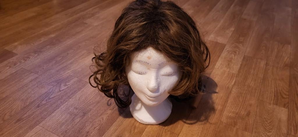 Haarpruik,Ellen Willie kastanjebruin halflang, + toebehoren, Sieraden, Tassen en Uiterlijk, Uiterlijk | Haarverzorging, Ophalen of Verzenden